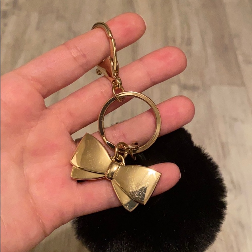 🖤 Black Pom Pom Key Chain